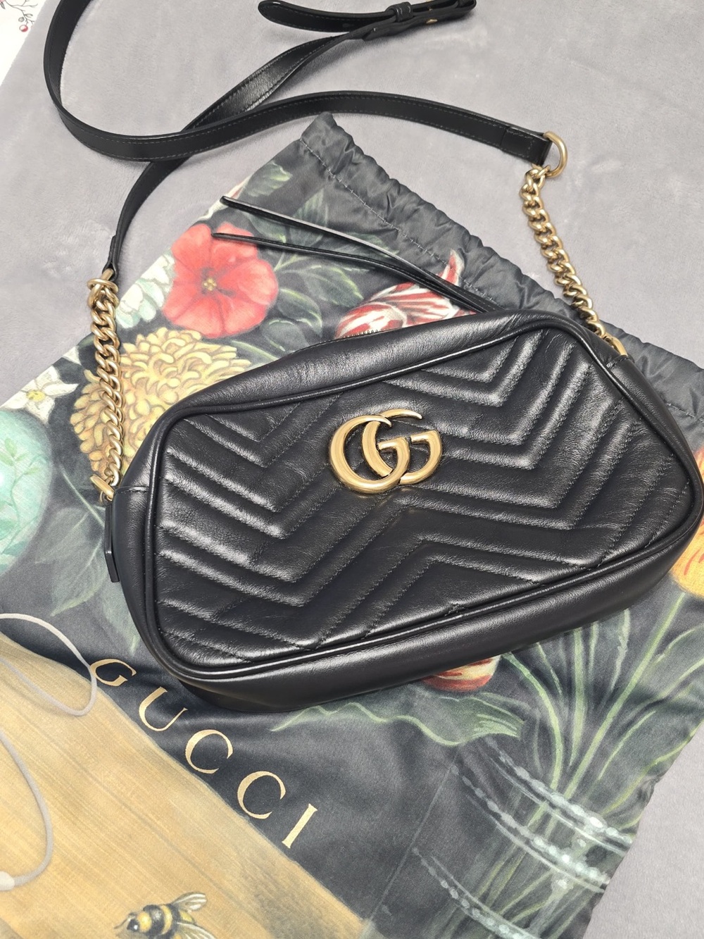 Gucci Black GG Marmont Quilted Leather camera Bag